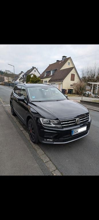 Schwarz Gebraucht 2020 VW Tiguan Allspace IQ Drive SUV | 22.990 € (Superpreis) - Bild 1/4