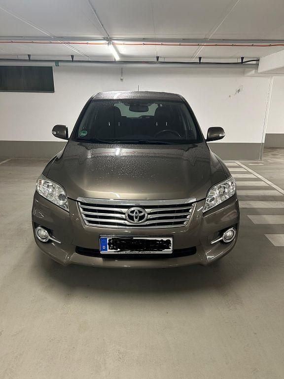 Braun Gebraucht 2011 Toyota RAV4 Life SUV | 10.500 € (Fairer Preis) - Bild 1/4