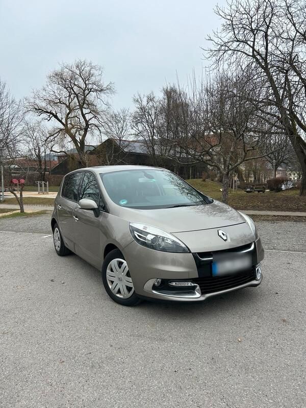 Braun Gebraucht 2012 Renault Scénic III Van / Kleinbus | 4.650 € (Fairer Preis) - Bild 1/4