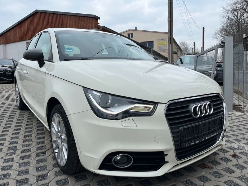 Weiß Gebraucht 2012 Audi A1 Sportback Ambition Kleinwagen | 6.990 € (Guter Preis) - Bild 1/4