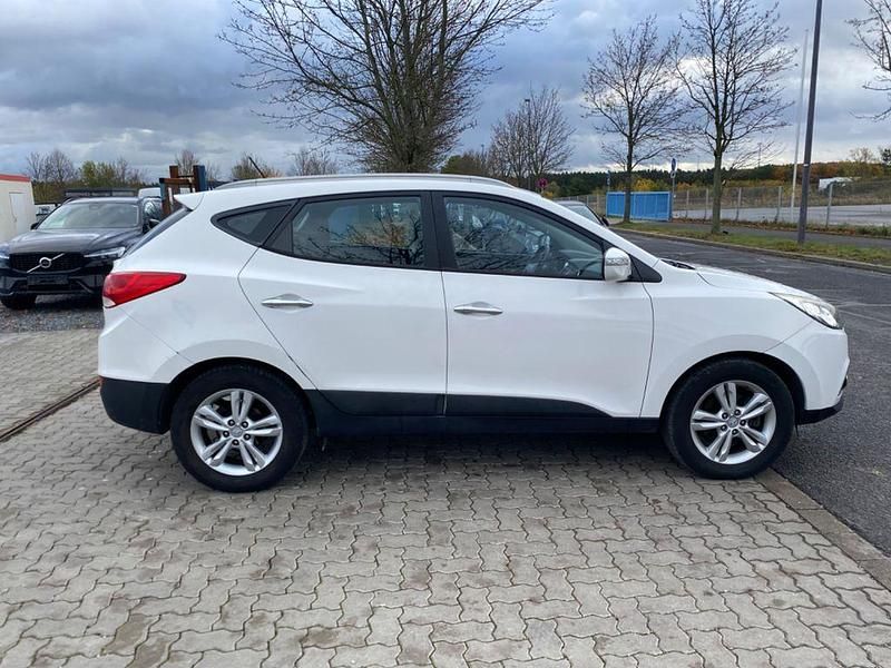 Gebraucht Hyundai ix35 Style 116 PS (85 kW) 2012 Weiß SUV