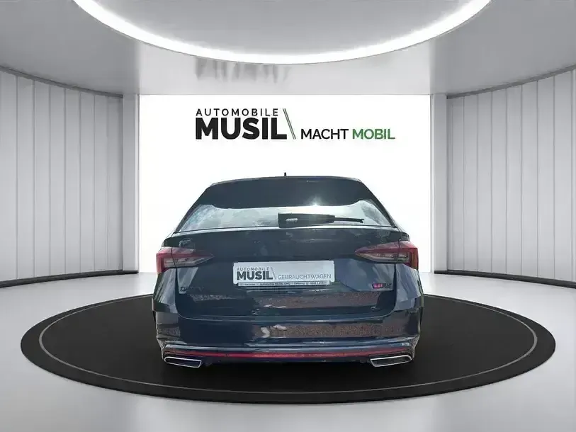Gebraucht Skoda Octavia RS 200 PS (147 kW) 2023 Schwarzmagic perleffekt Kombi