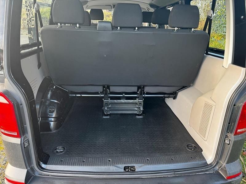 Second-hand VW Transporter 150 CP (110 kW) 2017 Negru Van