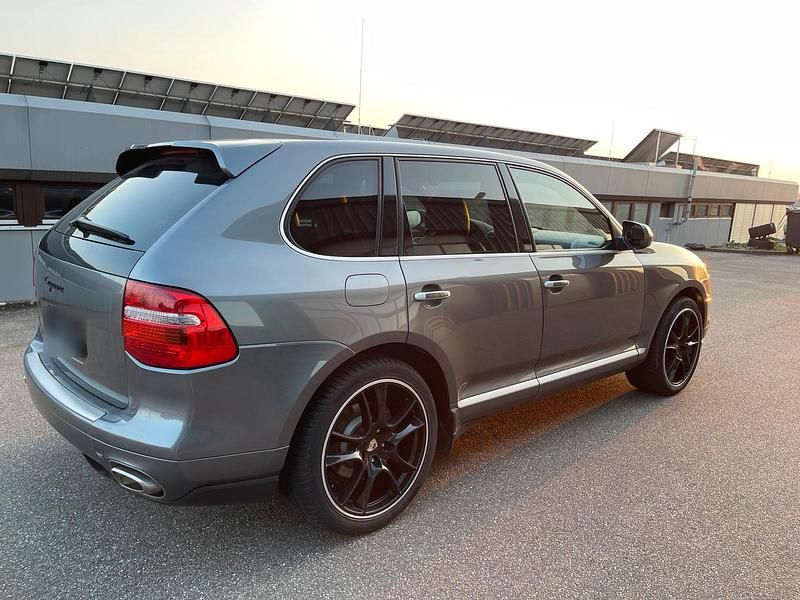 Gebraucht Porsche Cayenne 239 PS (175 kW) 2010 Grau SUV