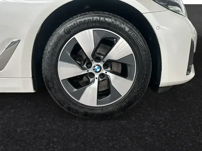 Gebraucht BMW 520 Efficient Dynamics 190 PS (139 kW) 2022 Weiss Limousine