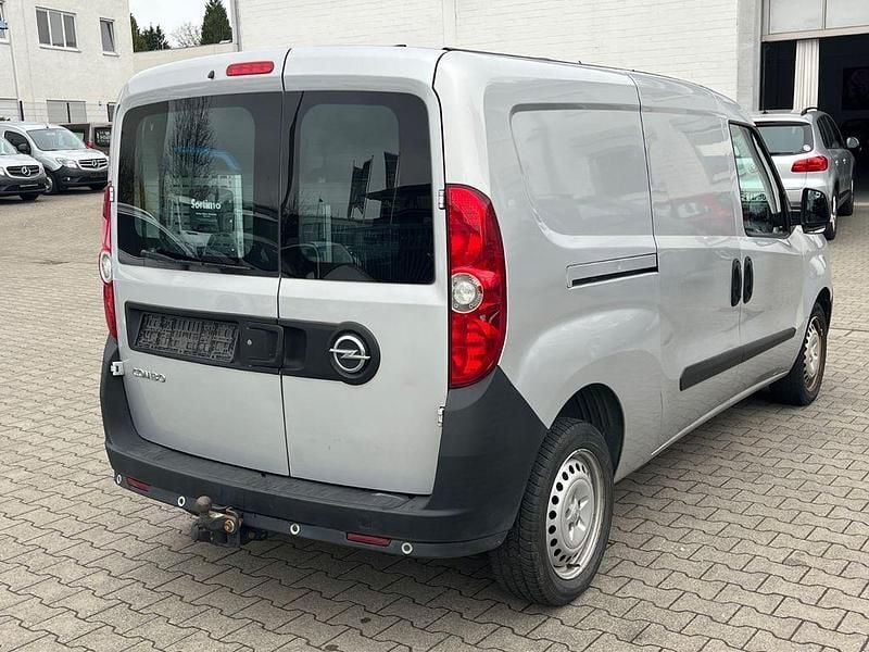 Second-hand Opel Combo 95 CP (69 kW) 2017 Argintiu Monovolum
