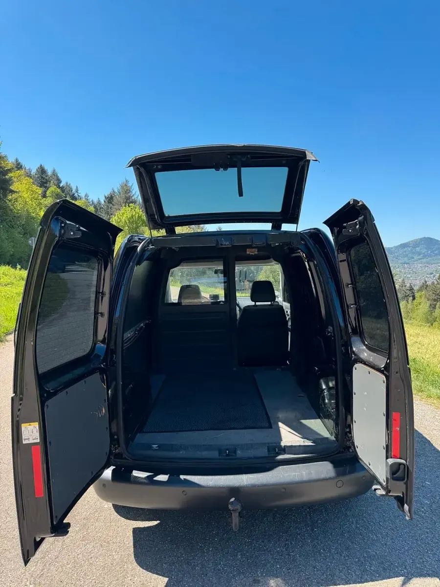 Gebraucht VW Caddy 102 PS (75 kW) 2014 Schwarz Van / Kleinbus