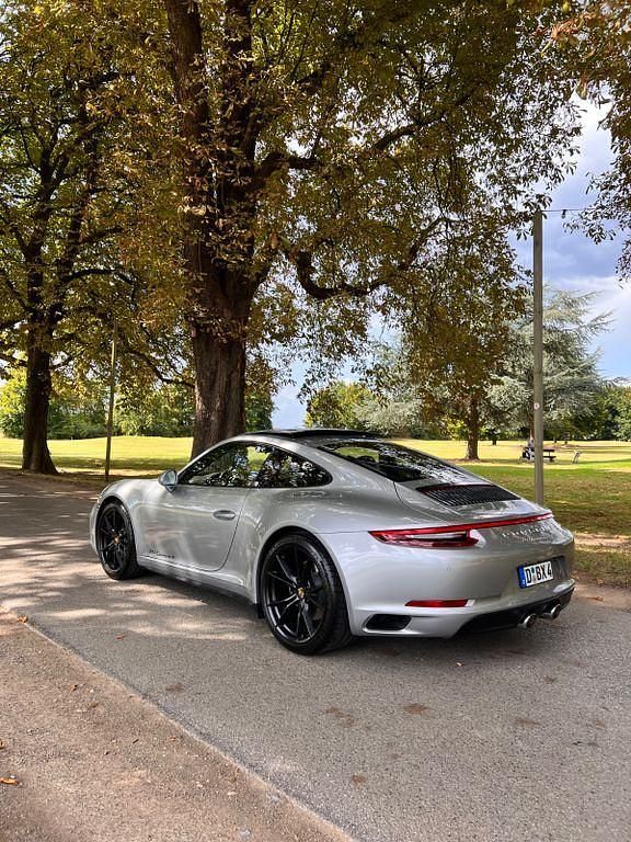 Gebraucht Porsche 911 Carrera 4 370 PS (272 kW) 2017 Silber Coupé