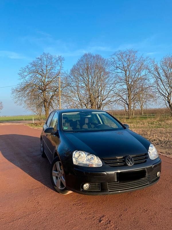 Schwarz Gebraucht 2008 VW Golf V Kleinwagen | 2.100 € (Superpreis) - Bild 1/4