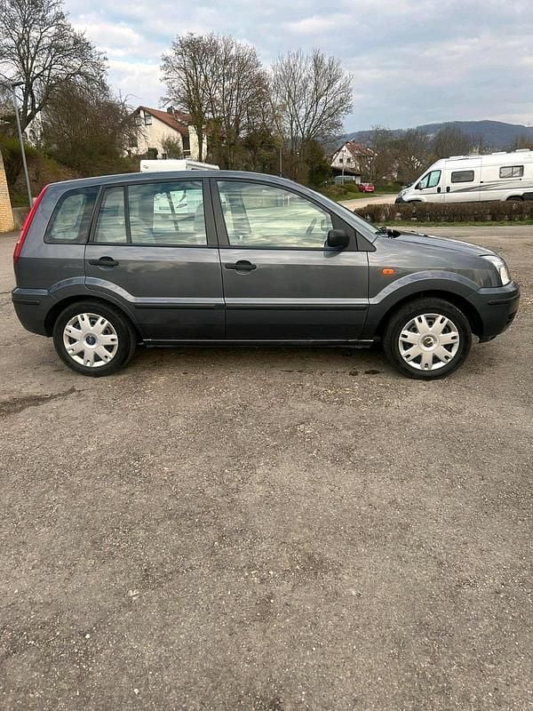 Gebraucht Ford Fusion 100 PS (73 kW) 2005 Grau Kleinwagen