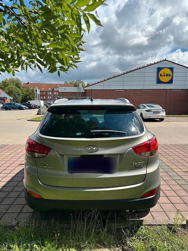 Gebraucht Hyundai ix35 116 PS (85 kW) 2011 Grau SUV