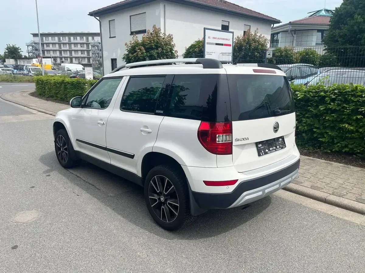 Gebraucht Skoda Yeti Adventure 105 PS (77 kW) 2015 Candyweiss SUV