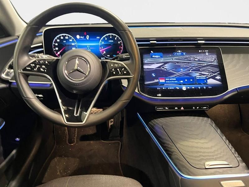 Gebraucht Mercedes E200 Avantgarde 204 PS (150 kW) 2024 Silber Kombi