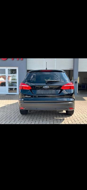 Gebraucht Ford Focus 120 PS (88 kW) 2018 Schwarz Kombi