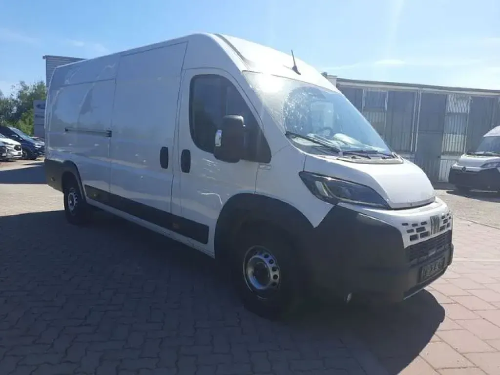 Gebraucht Fiat Ducato 179 PS (131 kW) 2024 Ducato weiß Van