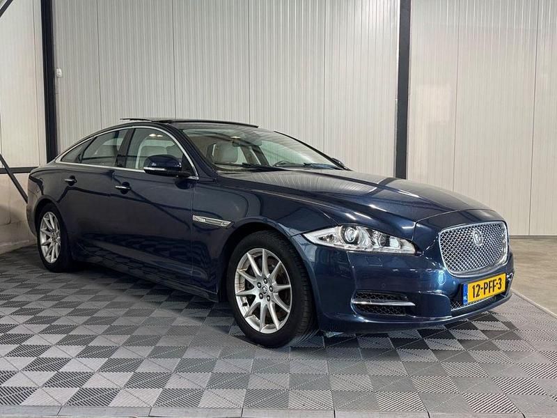Gebraucht Jaguar XJ Premium Luxury 275 PS (202 kW) 2011 Blau Limousine