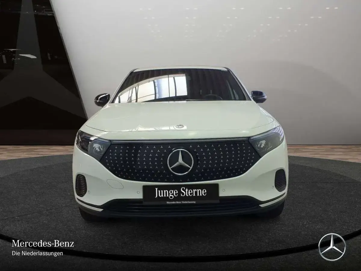 Gebraucht Mercedes EQA250 Electric Art 139 kW (190 PS) 2025 Polarweiß SUV