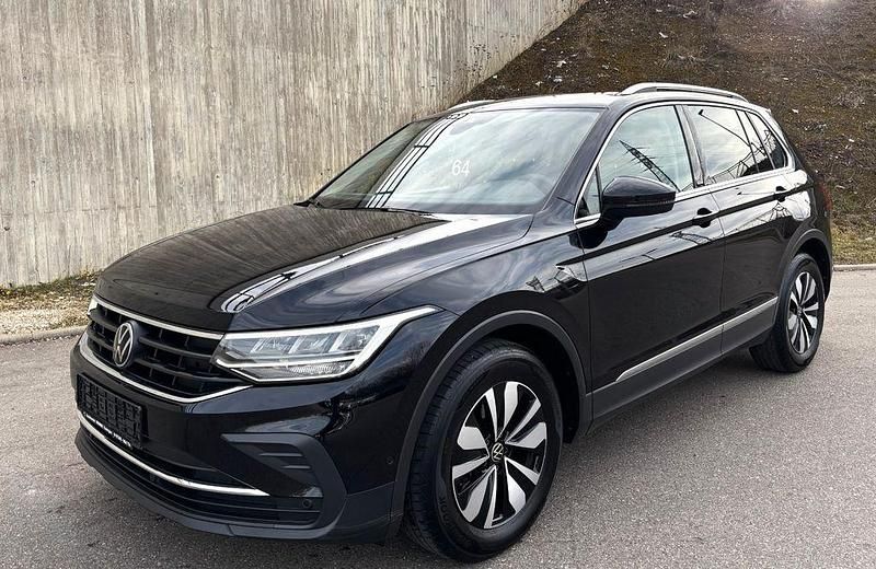 Gebraucht VW Tiguan Move 150 PS (110 kW) 2023 Schwarz SUV