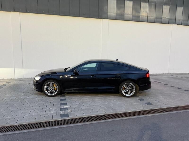 Schwarz Gebraucht 2020 Audi A5 Sportback Black Edition Limousine | 31.200 € (Etwas zu teuer) - Bild 1/4