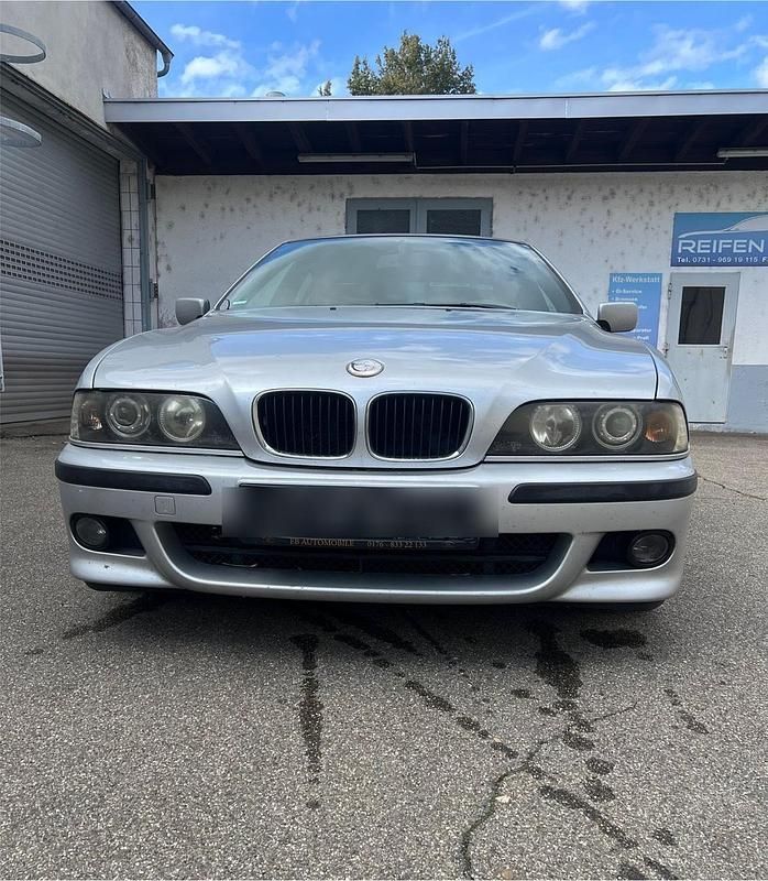 Silber Gebraucht 2000 BMW 528 M Sport Limousine | 3.999 € (Fairer Preis) - Bild 1/4