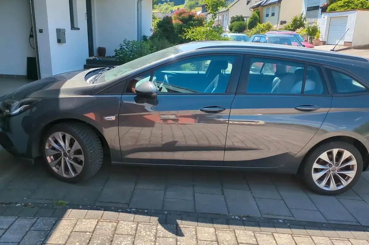 Gebraucht Opel Astra 125 PS (91 kW) 2016 Grau Kombi