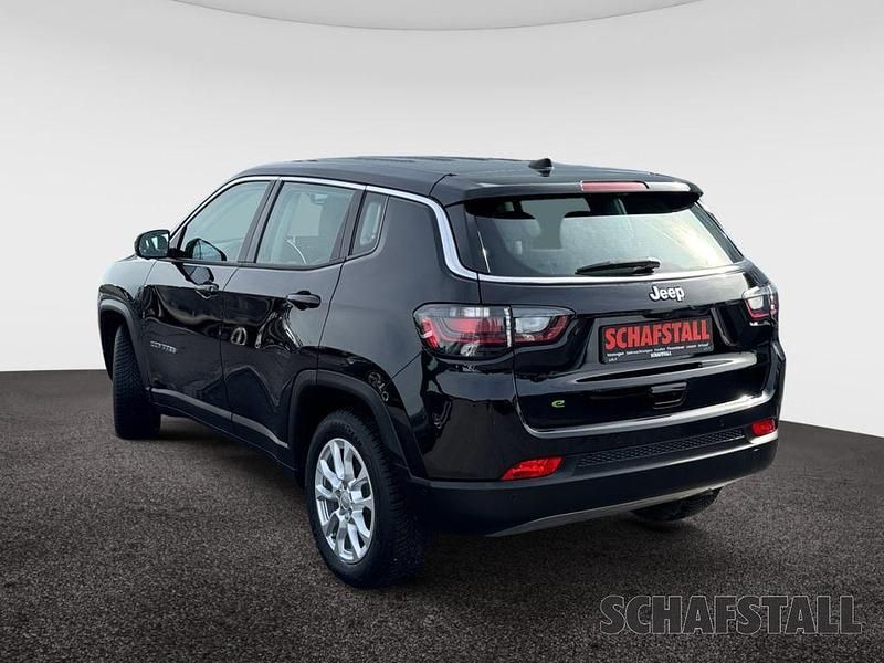 Usado Jeep Compass Altitude 131 HP (96 kW) 2025 Preto SUV