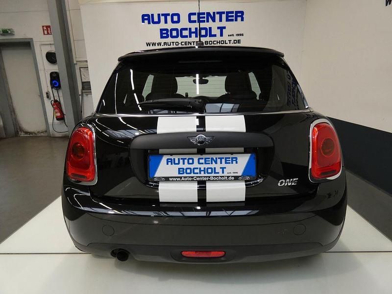 Gebraucht Mini ONE 75 PS (55 kW) 2018 Schwarz Kleinwagen