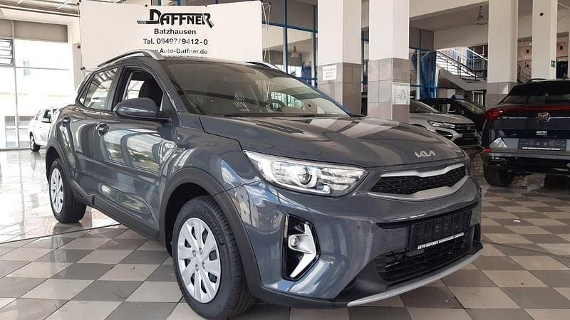 Second-hand Kia Stonic 101 CP (74 kW) 2024 Gri SUV
