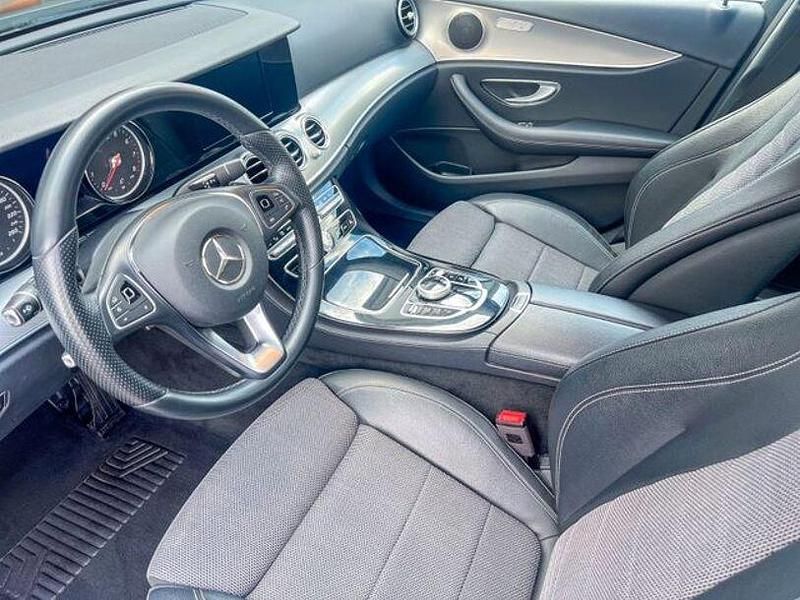 Second-hand Mercedes E200 Avantgarde 184 CP (135 kW) 2017 Negru Berlinǎ