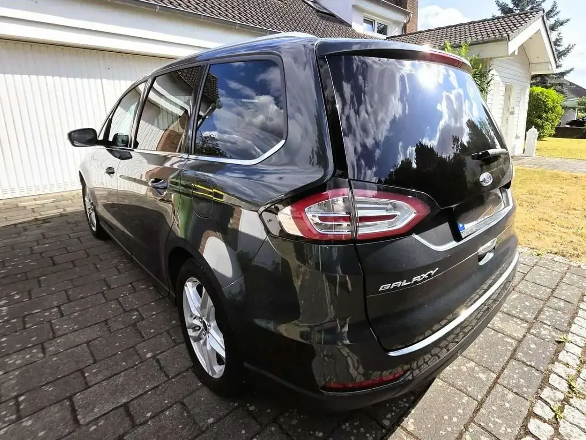 Gebraucht Ford Galaxy Titanium 241 PS (177 kW) 2017 Grün Van / Kleinbus
