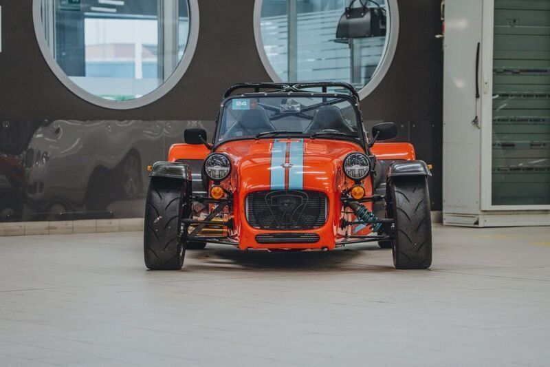 Orange Gebraucht 2019 Caterham Seven Cabrio | 82.990 € - Bild 1/4
