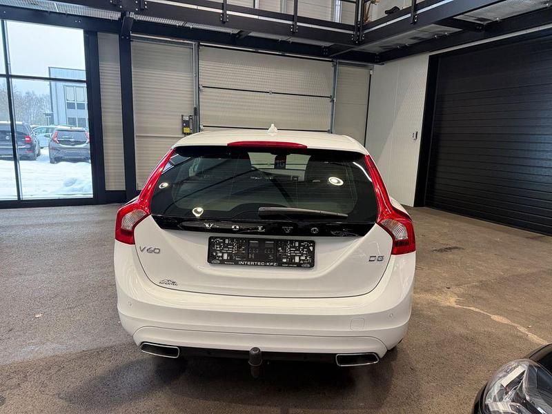 Gebraucht Volvo V60 Business Edition 224 PS (164 kW) 2017 Weiß Kombi