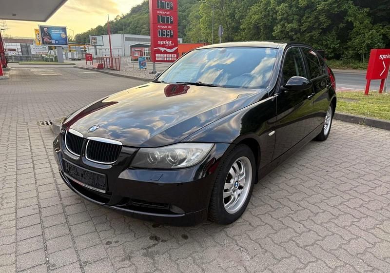 Schwarz Gebraucht 2007 BMW 318 Limousine | 2.999 € (Superpreis) - Bild 1/4