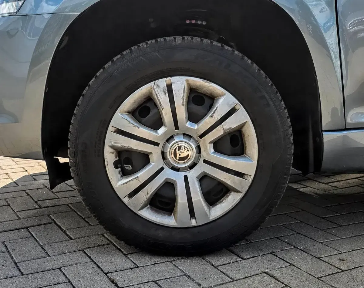 Gebraucht Skoda Yeti Active 110 PS (80 kW) 2017 Grau SUV