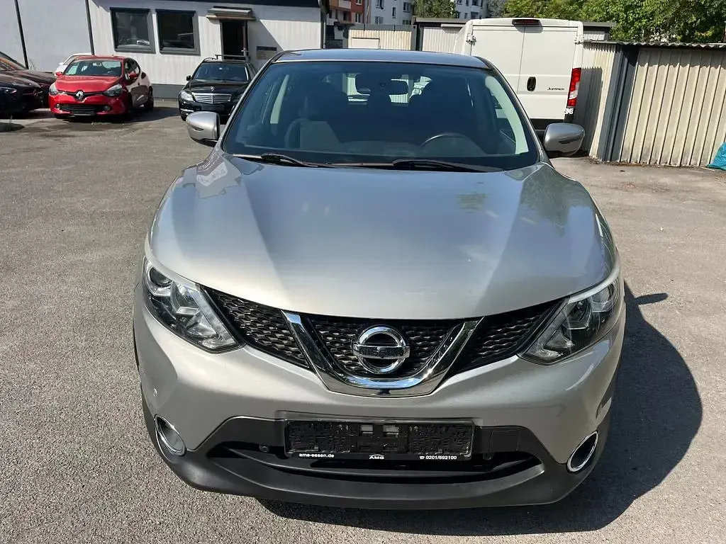 Gebraucht Nissan Qashqai Acenta 116 PS (85 kW) 2015 Grau SUV