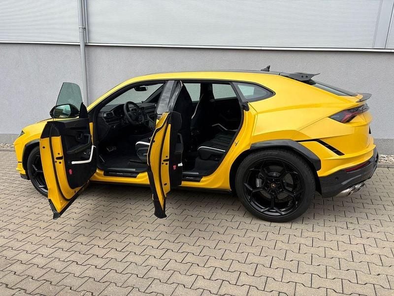 Second-hand Lamborghini Urus 666 CP (489 kW) 2025 Galben SUV