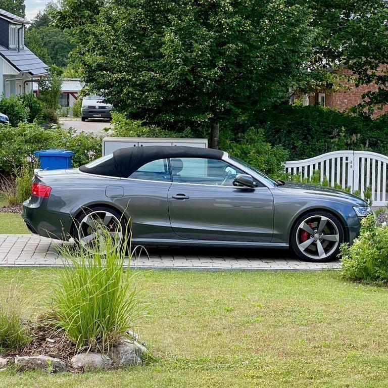 Grau Gebraucht 2015 Audi RS5 Ambiente Cabrio | 44.900 € (Fairer Preis) - Bild 1/4
