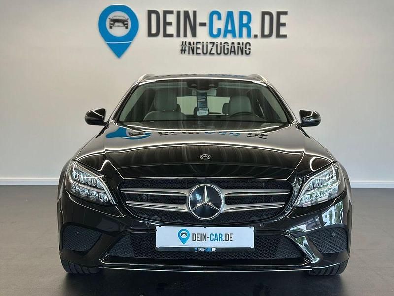 Gebraucht Mercedes C180 156 PS (114 kW) 2019 Schwarz Limousine