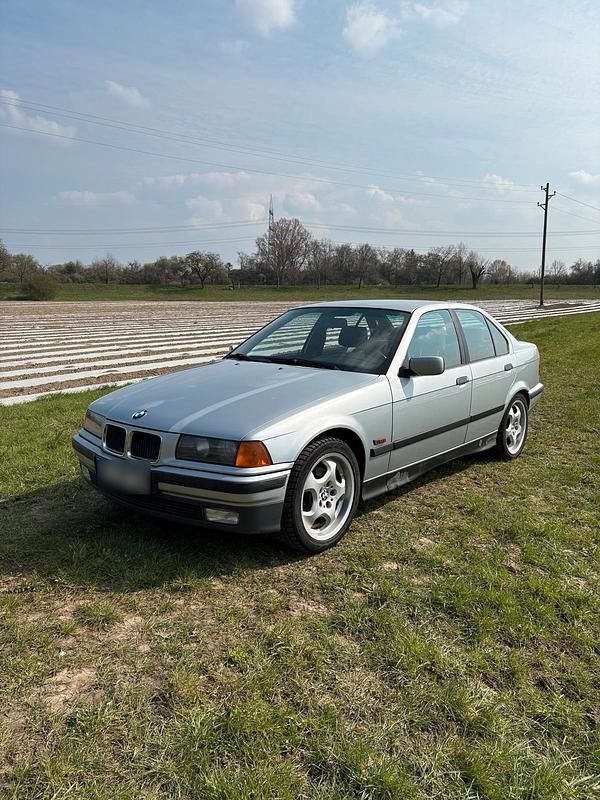 Second-hand BMW 320 150 CP (110 kW) 1996 Argintiu Berlinǎ