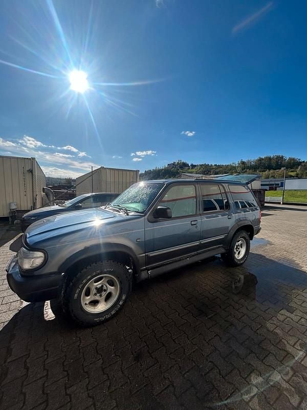 Używany Ford Explorer 204 KM (150 kW) 1999 Niebieski SUV