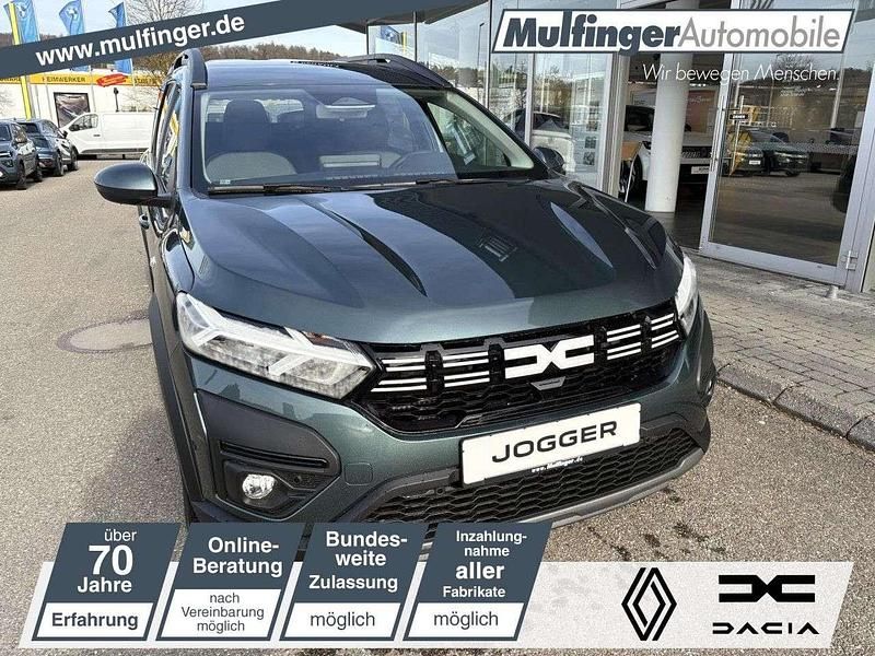 Grün Neu 2025 Dacia Jogger Expression Limousine | 21.399 € (Guter Preis) - Bild 1/4