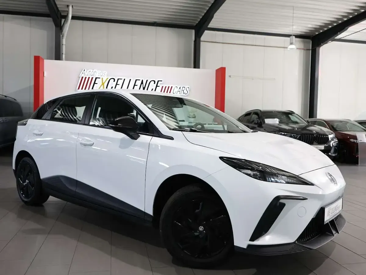Occasion MG MG4 EV 125 kW (170 ch) 2023 Blanc Citadine