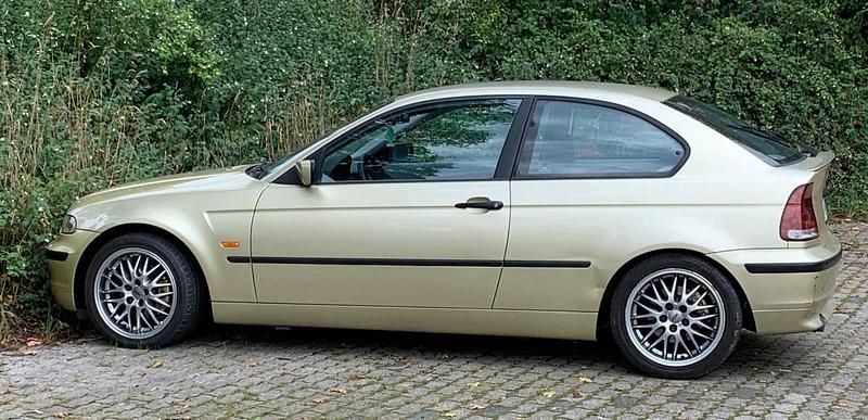 Gebraucht BMW 316 116 PS (85 kW) 2001 Grün Coupé