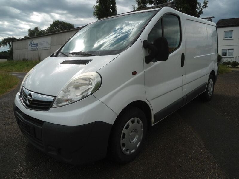 Weiß Gebraucht 2008 Opel Vivaro Van | 4.650 € (Fairer Preis) - Bild 1/4