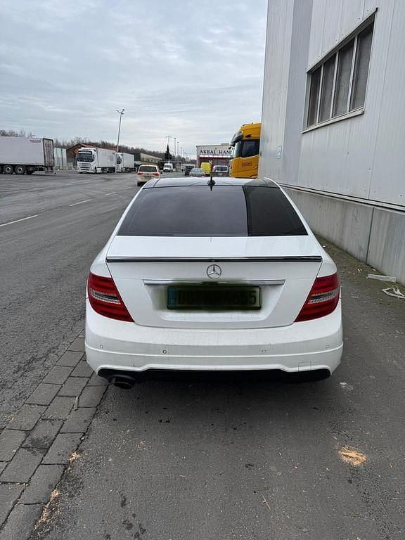 Weiß Gebraucht 2013 Mercedes C220 Avantgarde Limousine | 11.800 € (Etwas zu teuer) - Bild 1/4