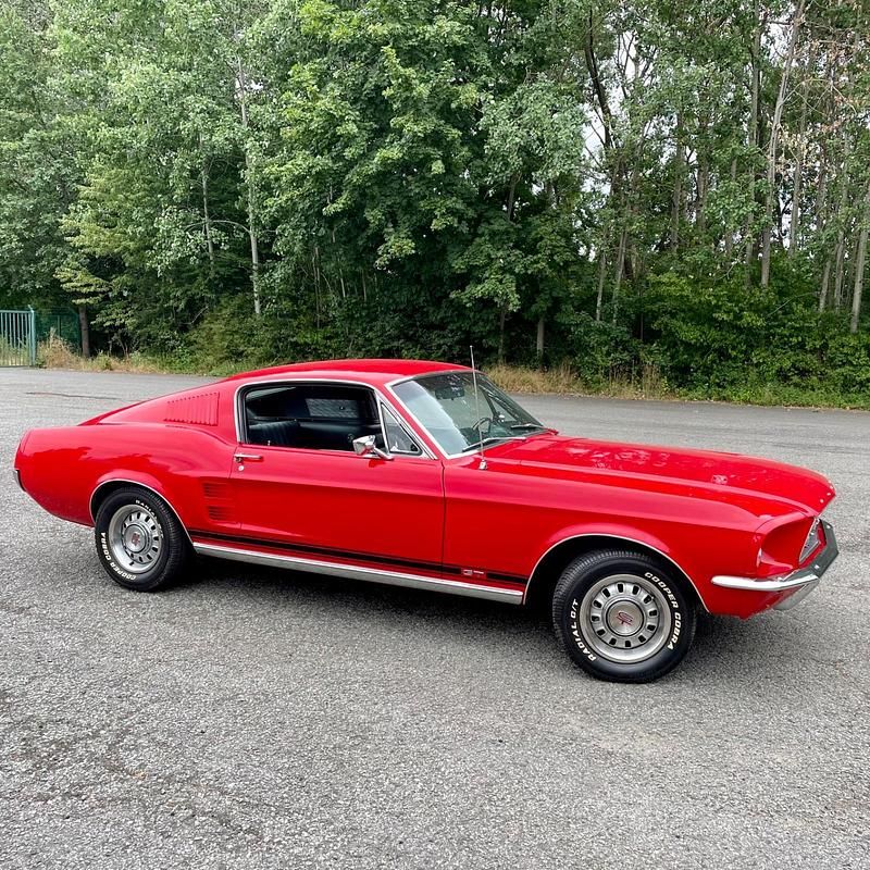 Rot Gebraucht 1967 Ford Mustang Fastback Coupé | 75.390 € - Bild 1/4