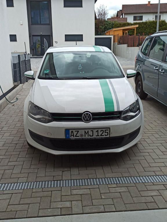 Weiß Gebraucht 2014 VW Polo Limousine | 4.100 € (Fairer Preis) - Bild 1/4