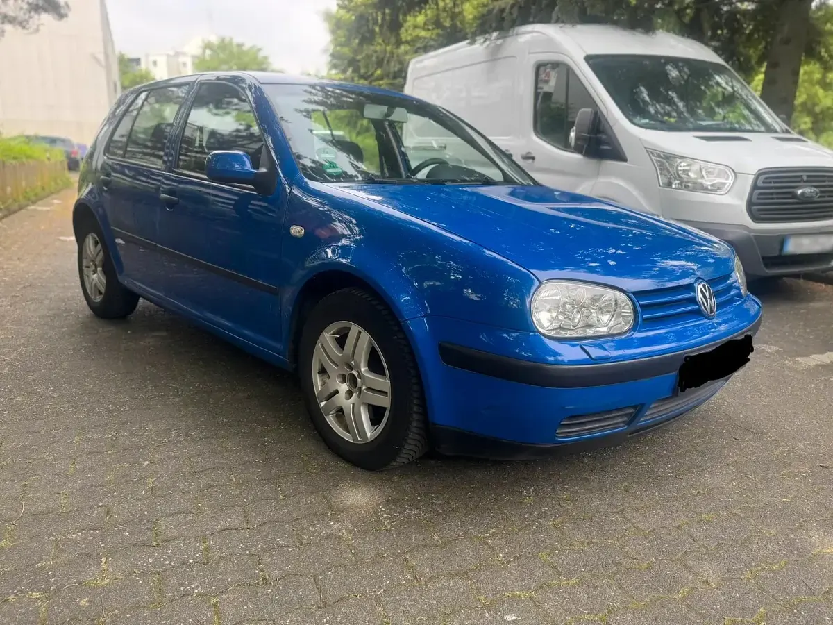 Gebraucht VW Golf IV 105 PS (77 kW) 2002 Blau Kleinwagen