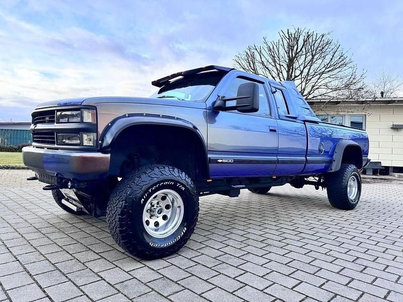 Violet Gebraucht 1991 Chevrolet Silverado SUV | 22.500 € - Bild 1/4