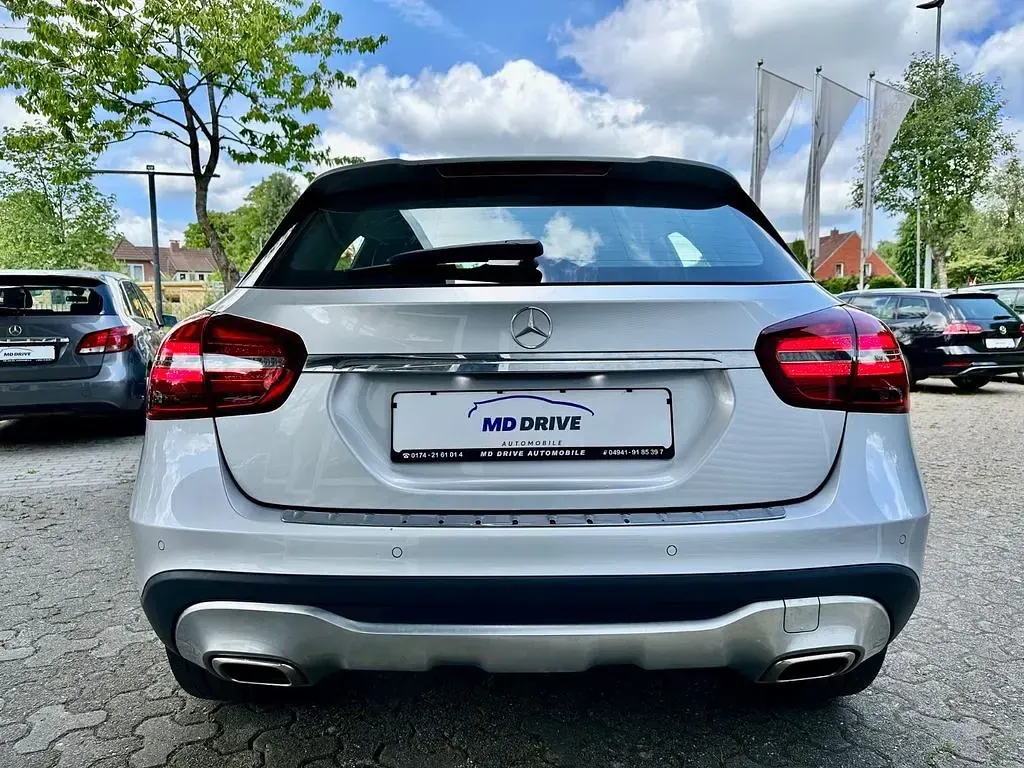 Gebraucht Mercedes GLA180 122 PS (89 kW) 2019 Silber SUV